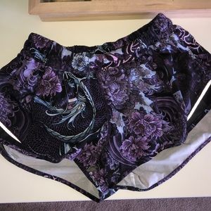 RARE lululemon Hotty hot short